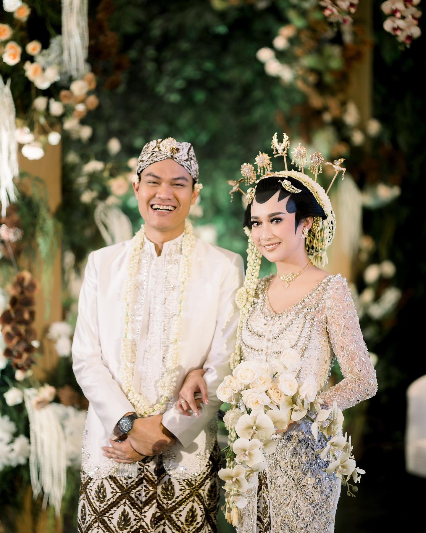 SPESIAL EDITION INTIMATE WEDDING SILVER